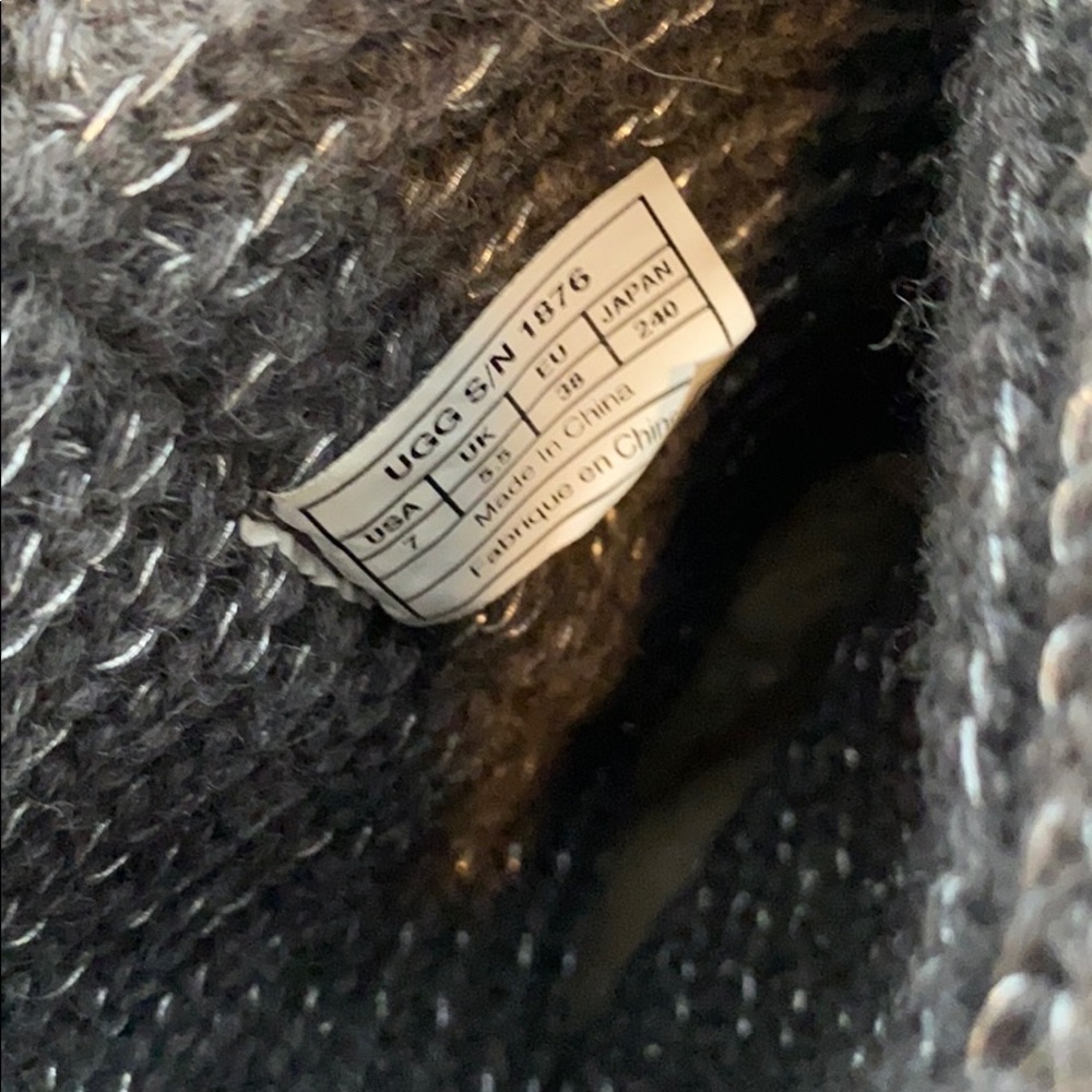 Grey Uggs - image 5